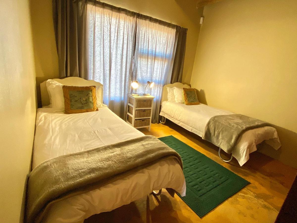 Parkview Safari Lodge โคลเชสเตอร์ ภายนอก รูปภาพ