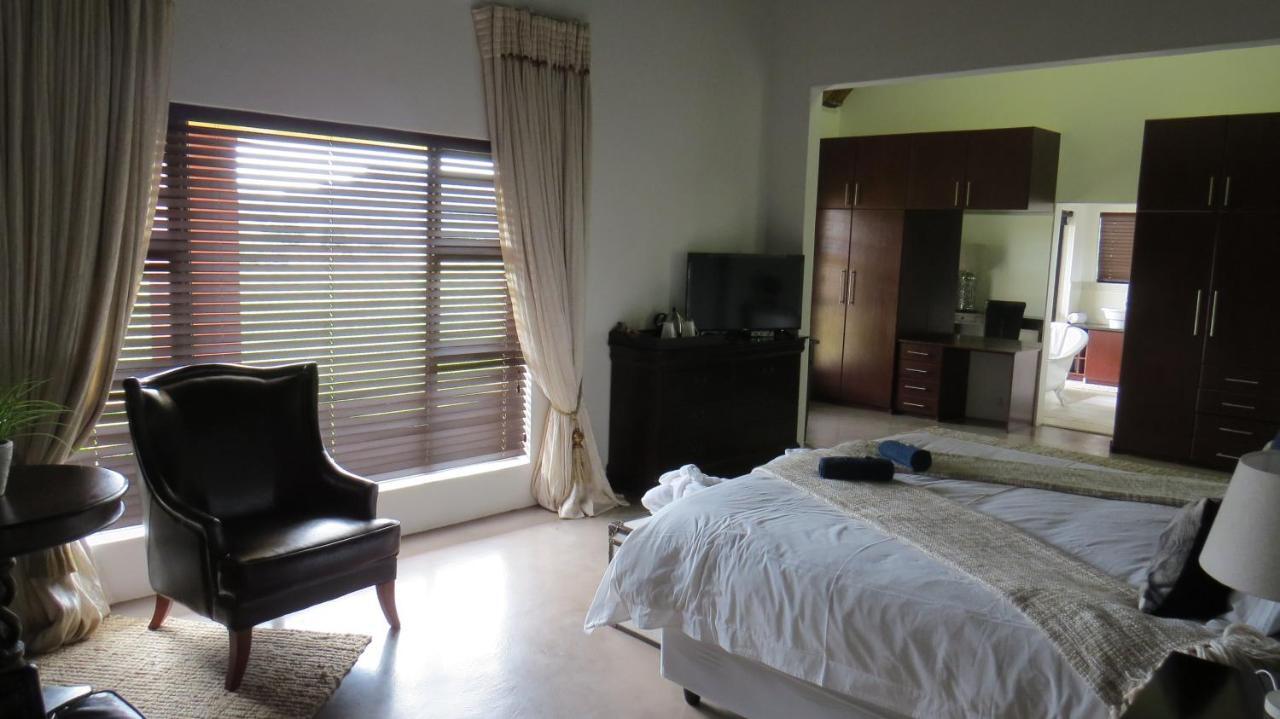 Parkview Safari Lodge โคลเชสเตอร์ ภายนอก รูปภาพ